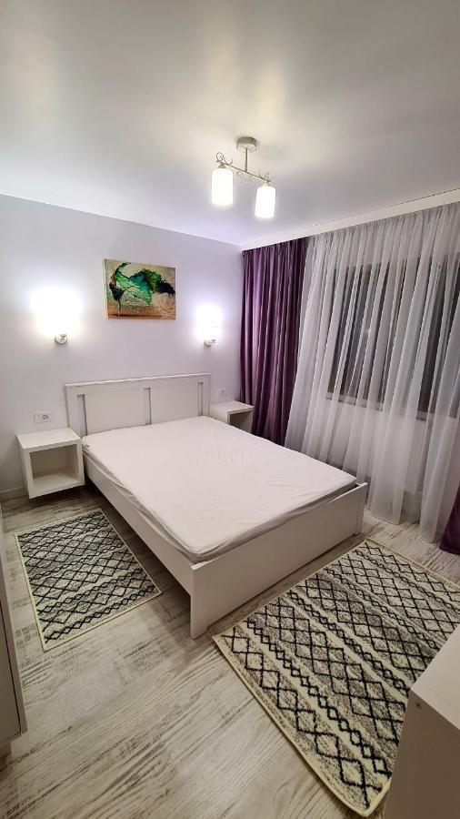 La Fluturi Apartament Apartment ซูชาวา ภายนอก รูปภาพ