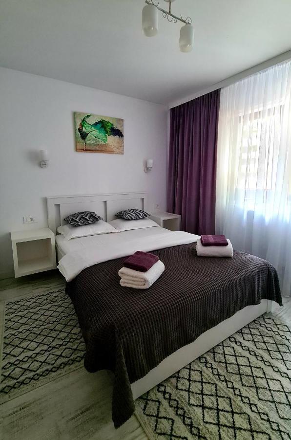 La Fluturi Apartament Apartment ซูชาวา ภายนอก รูปภาพ